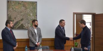 Expoziția „Republica Moldova Prezintă” cucerește piața din Brașov